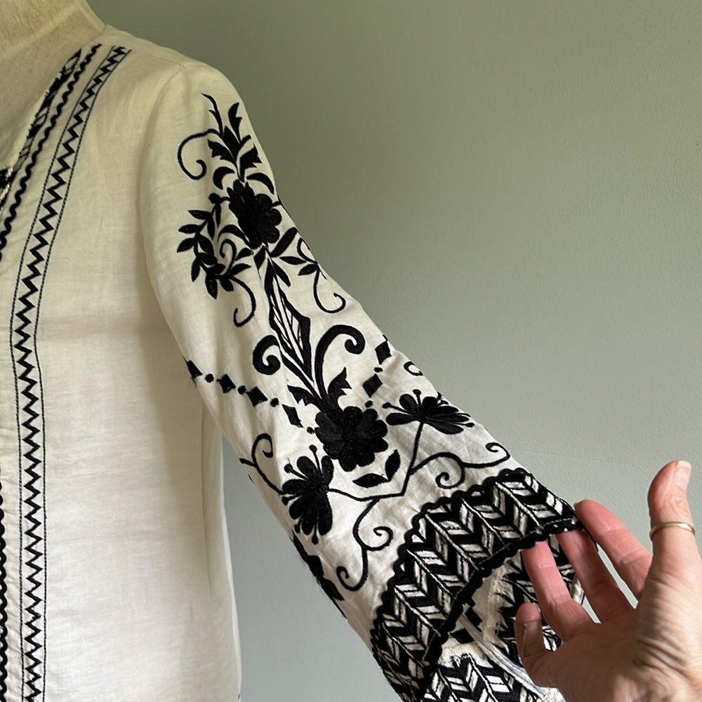 Chico’s Vintage Embroidered Tunic - Picture 4 of 11